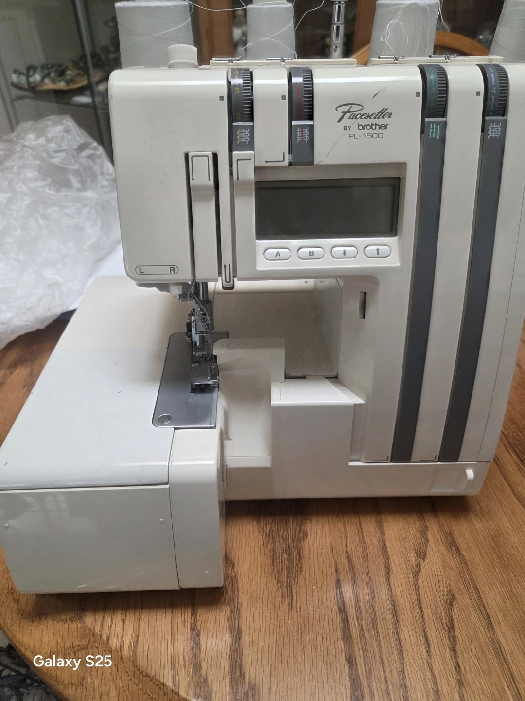Brother Facet-Setter PL-1500 Serger Sewing Machine - photo 2