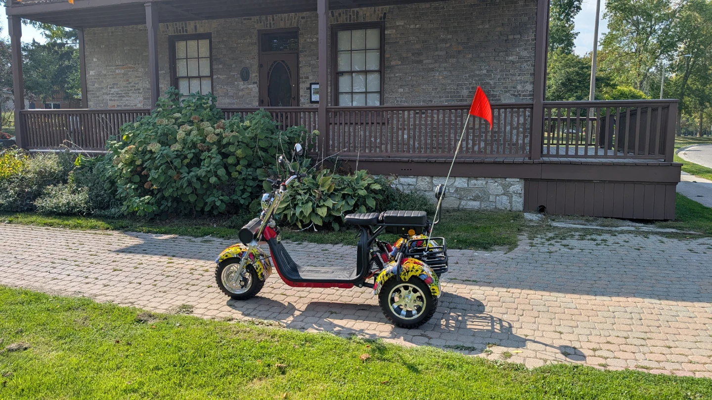 Youpi electric Trike Set of new yellow 🟡 fenders come with it. - photo 3