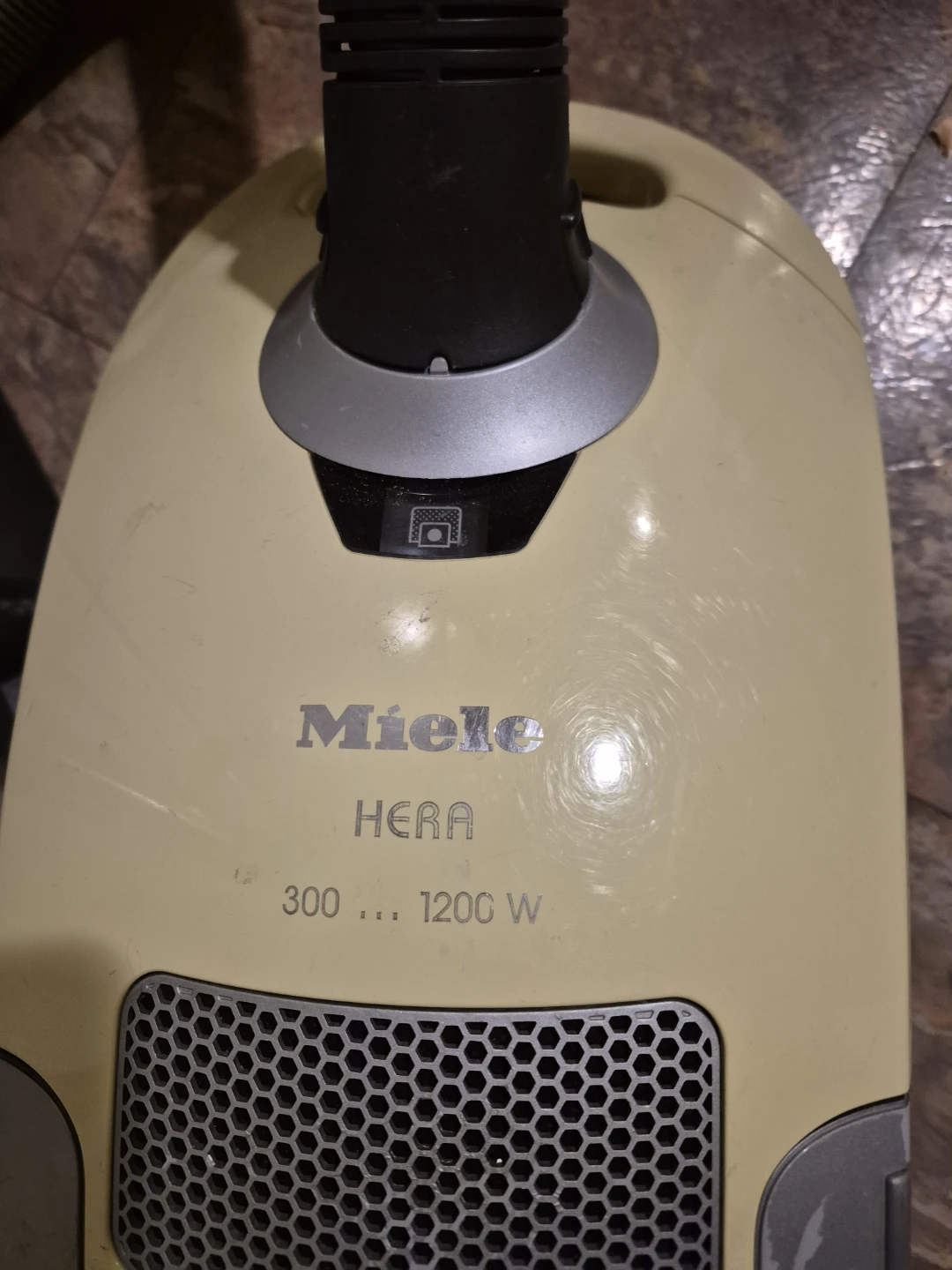 Miele Hera Vacuum Cleaner - 1200W - photo 2