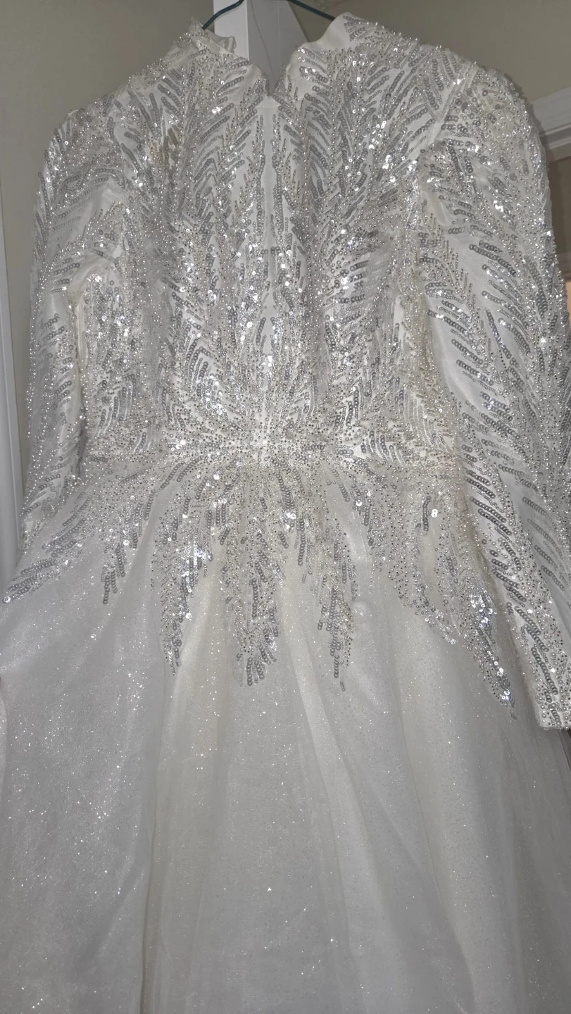 Wedding Dress with Intricate Beading - photo 3