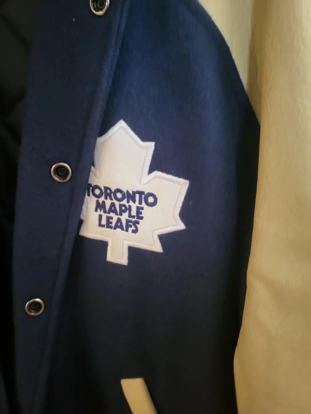 Nike Toronto Maple Leafs Bomber Jacket Size M - photo 3