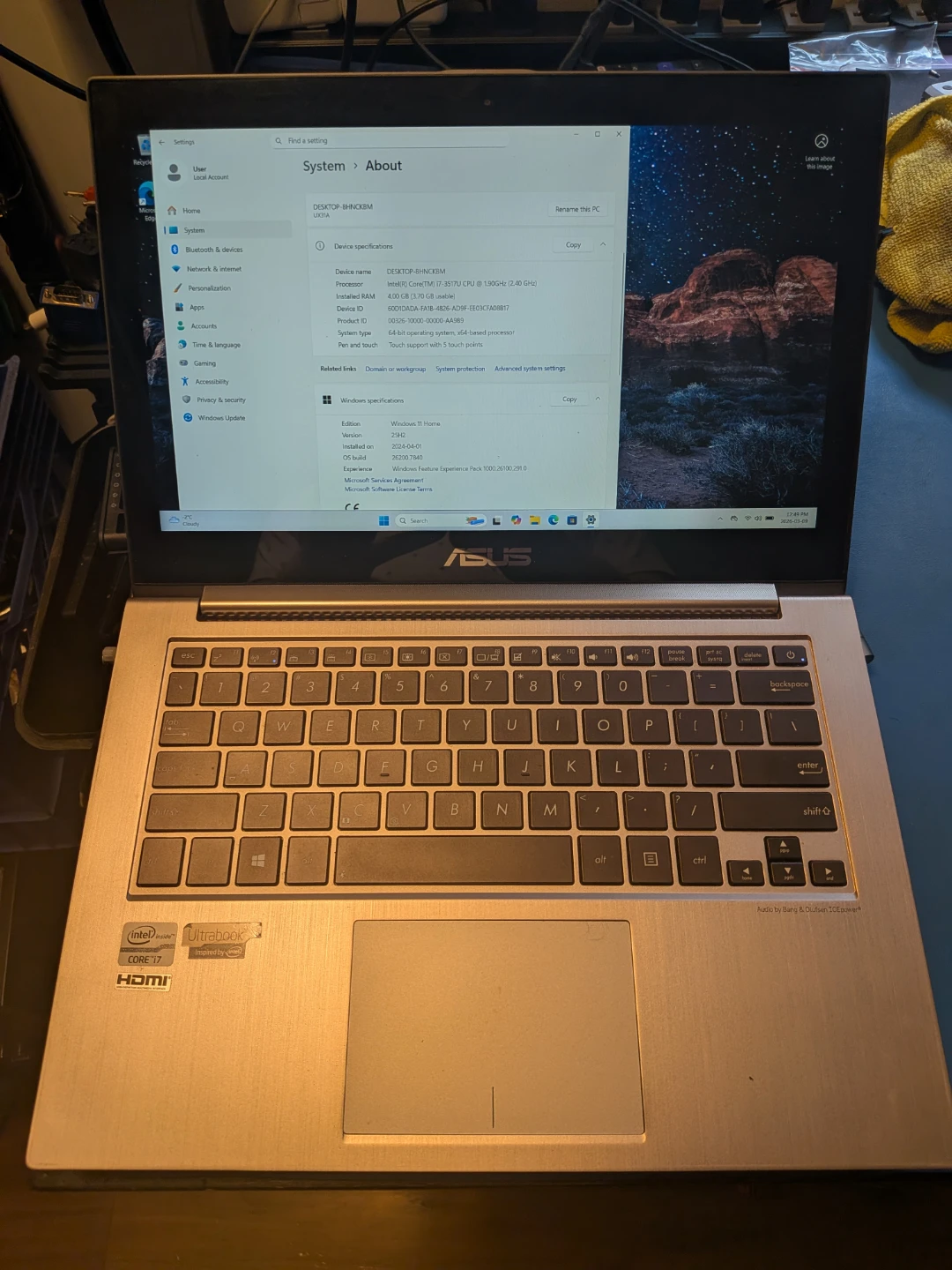 Touchscreen Ultrabook laptop Windows 11 256gb ssd