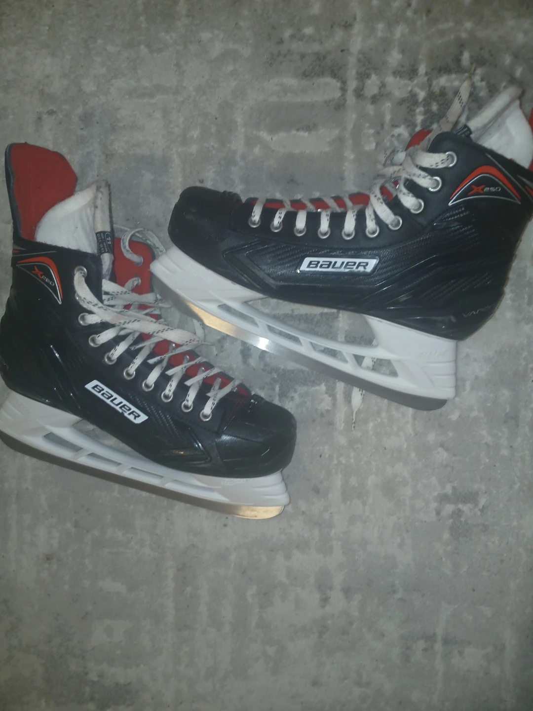 Bauer X250 Hockey Skates