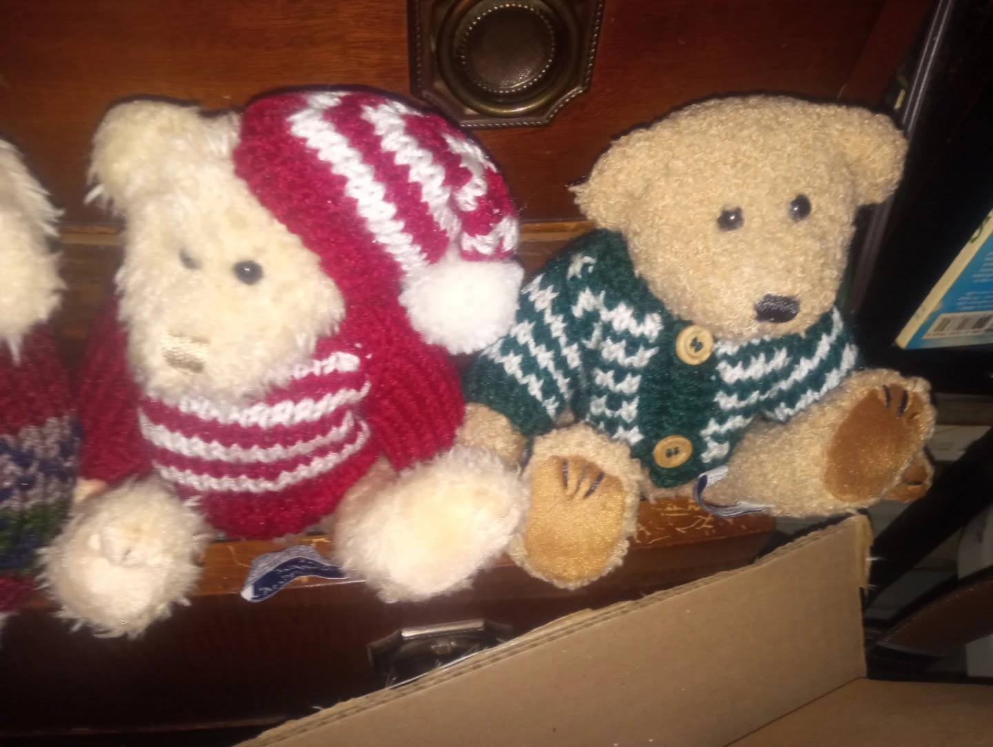 Set of 7 Collectible Plush Teddy Bears in Holiday Sweaters - photo 3