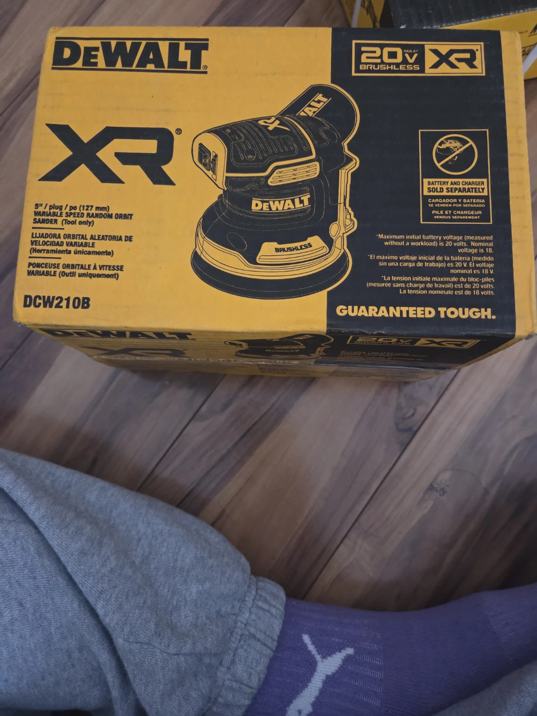 DEWALT DCW210B 20V XR Brushless  Orbit Sander