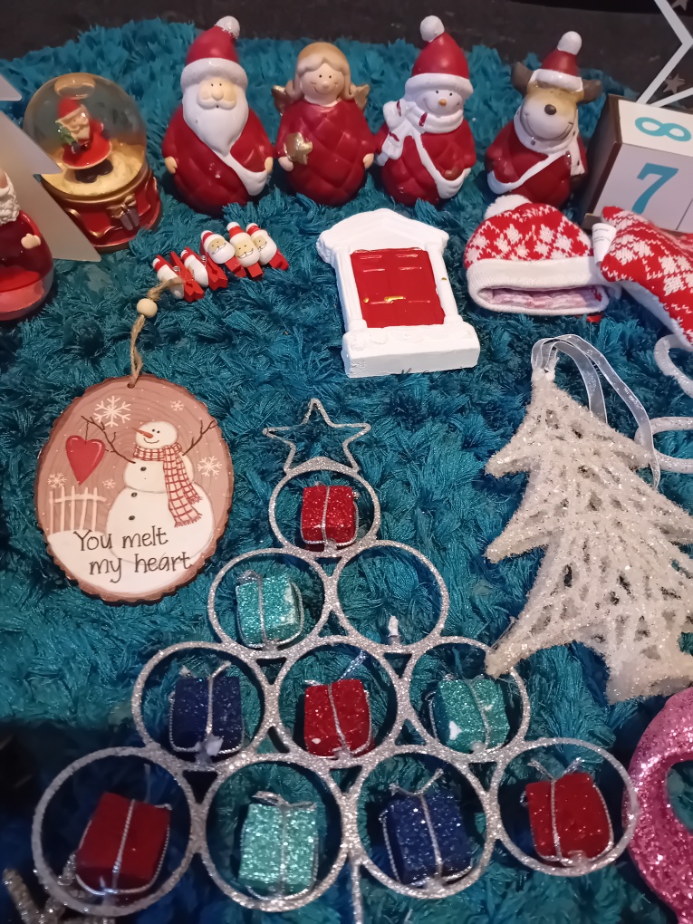 Christmas Decorations Lot - photo 3