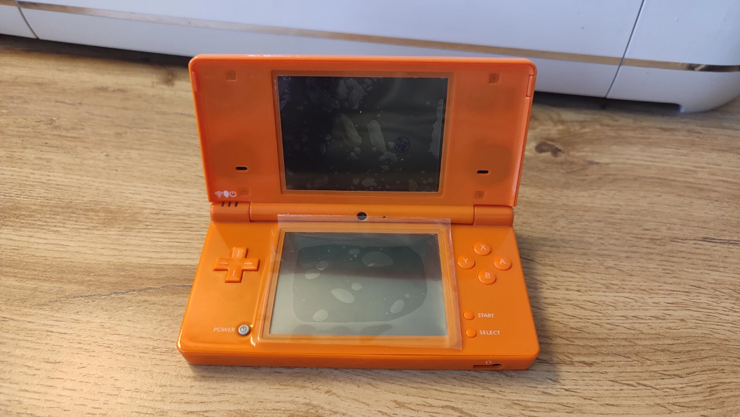Nintendo DSi Orange