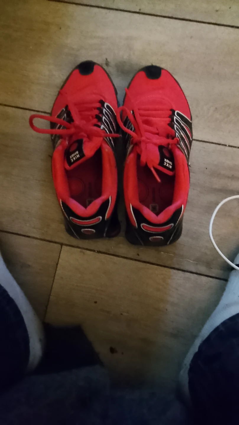 Nike Shox Running Shoes - photo 2