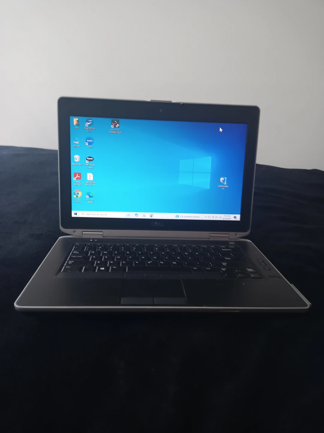 Dell Latitude E6410 Laptop Computer - photo 2