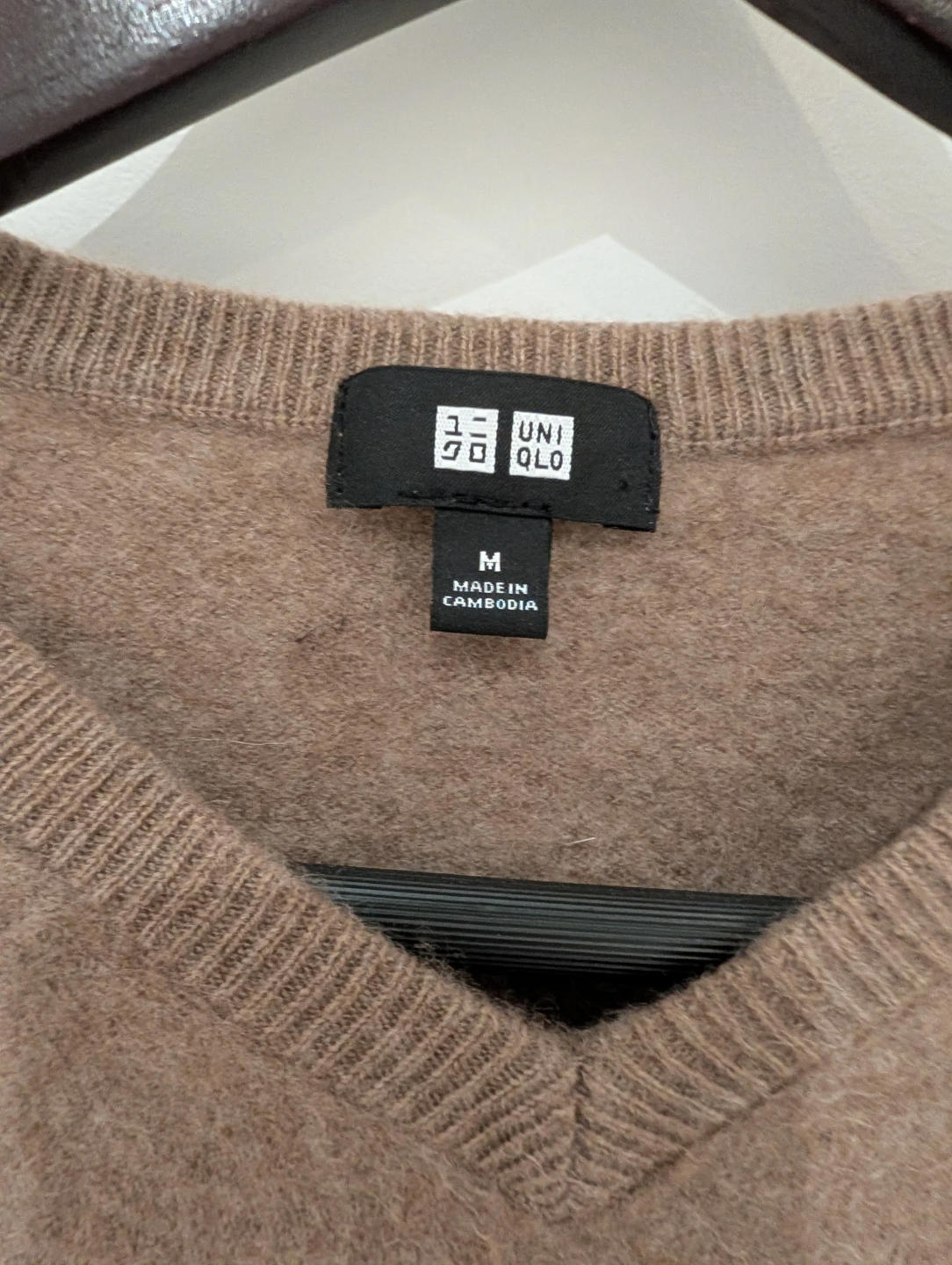 100% Cashmere V-Neck Sweater - photo 4