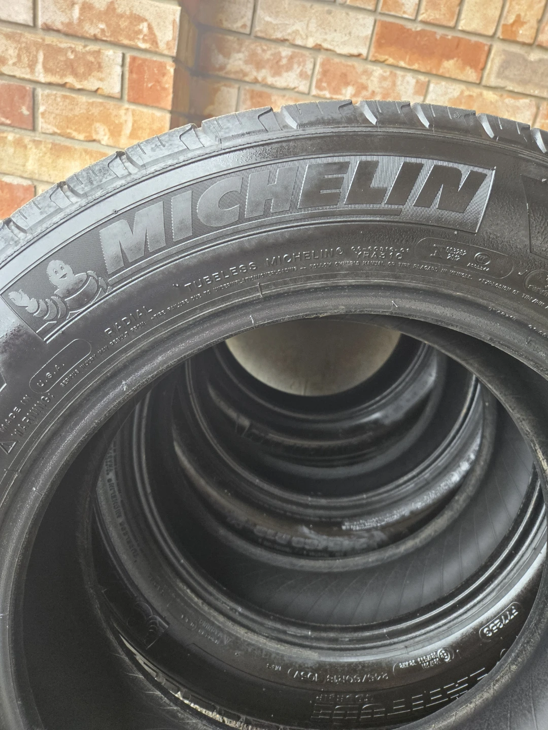Michelin Latitude Tour HP Tires - 245/60R18