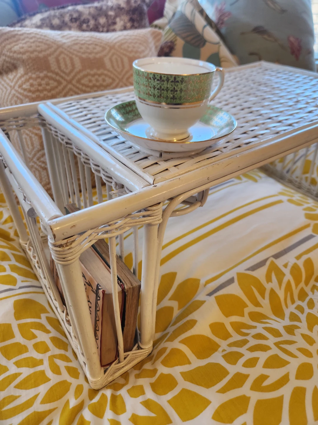 VINTAGE WICKER Bed Tray with Magazine Holder - photo 3