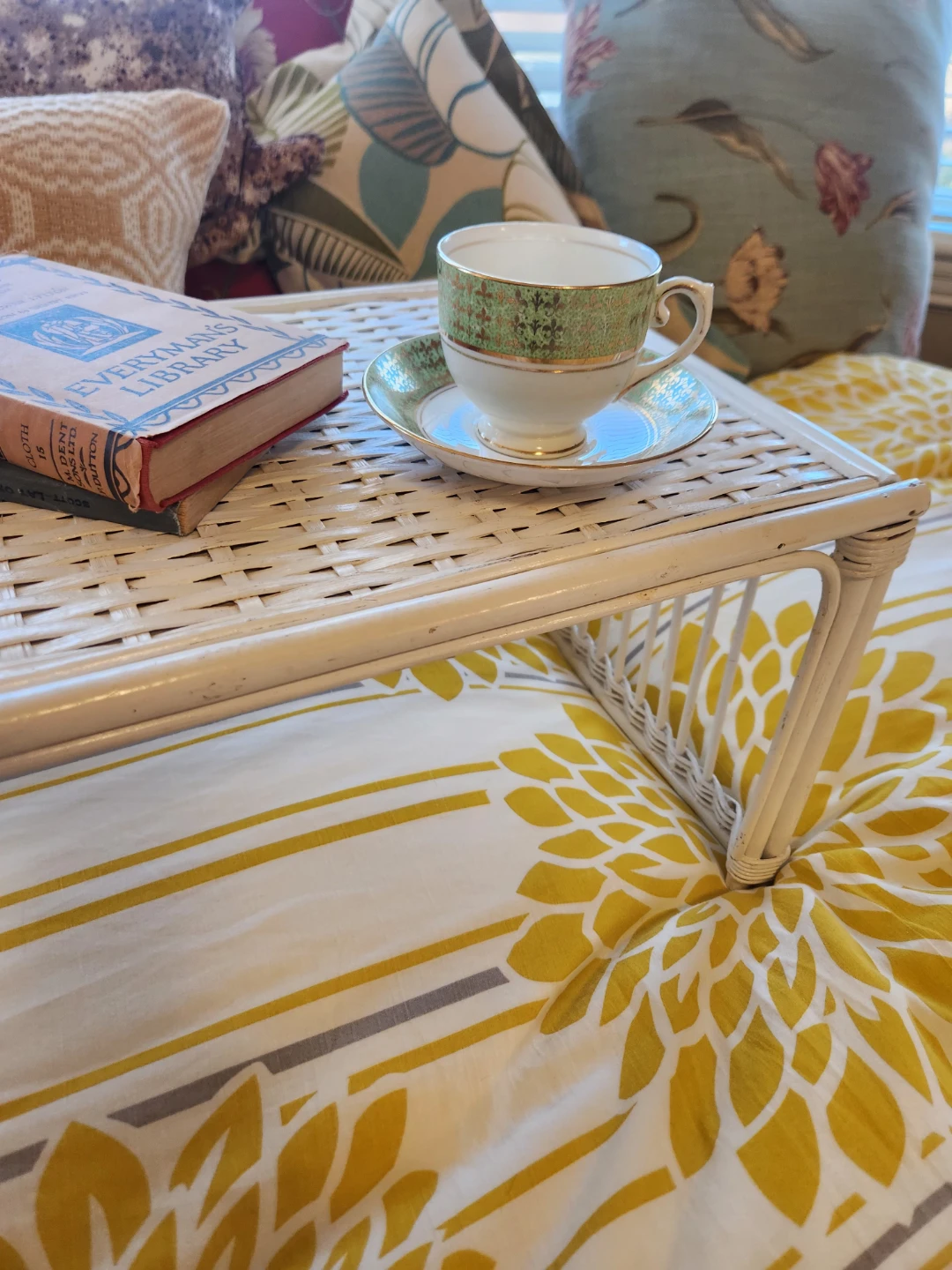 VINTAGE WICKER Bed Tray with Magazine Holder - photo 5