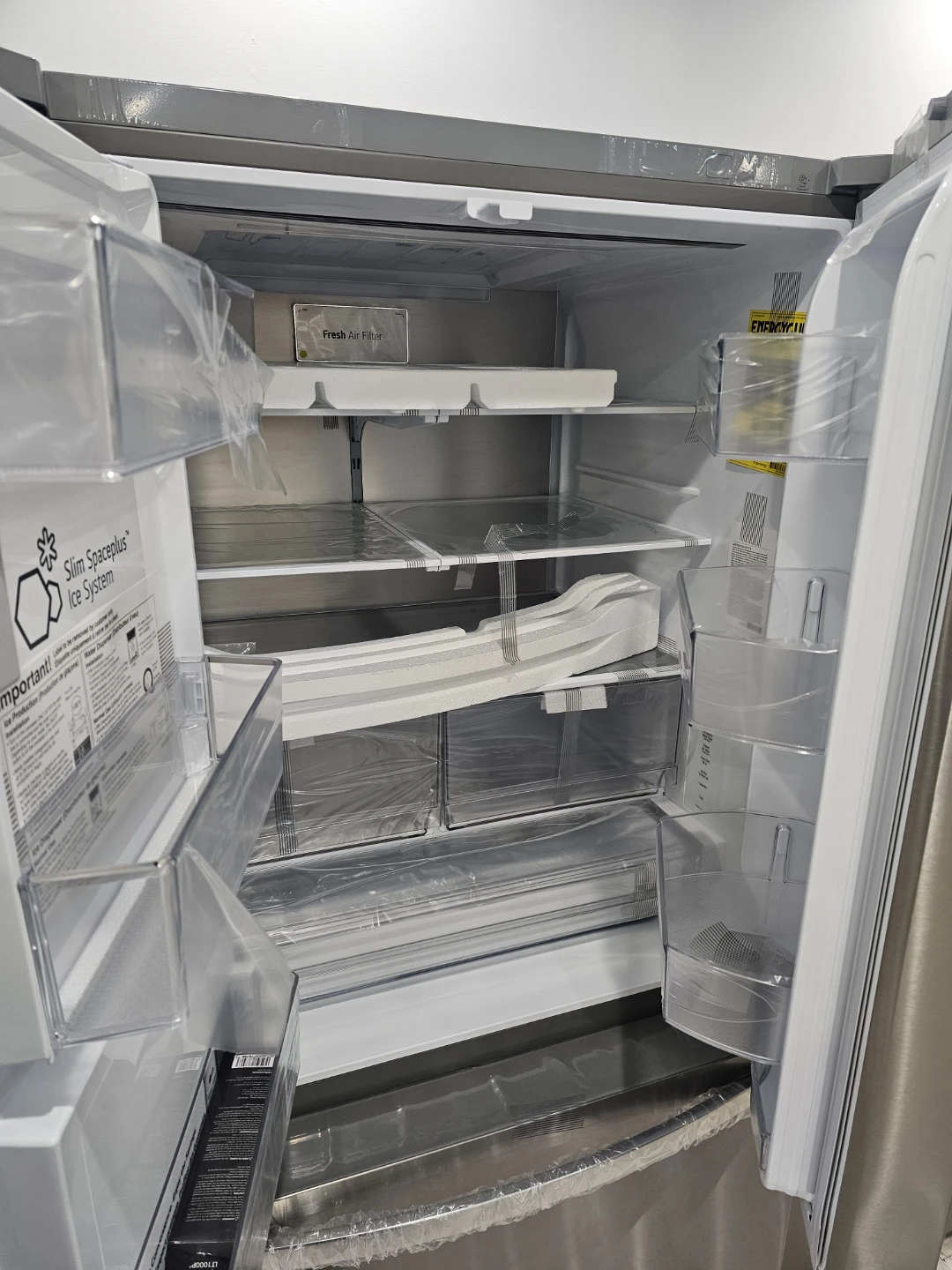 New LG 36in Stainless steel french door refrigerator - photo 2