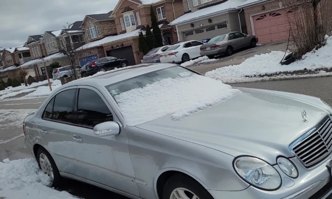 Silver Mercedes-Benz E-Class Sedan E3M 2005 - As Is - photo 3