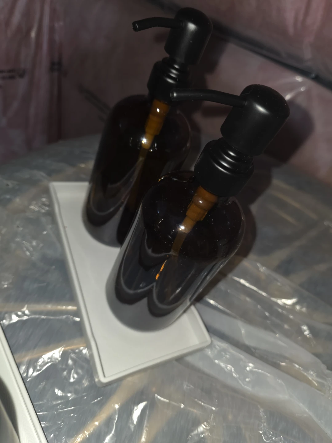 Soap Dispenser - 2 sets with plastic trays - NEW - photo 3