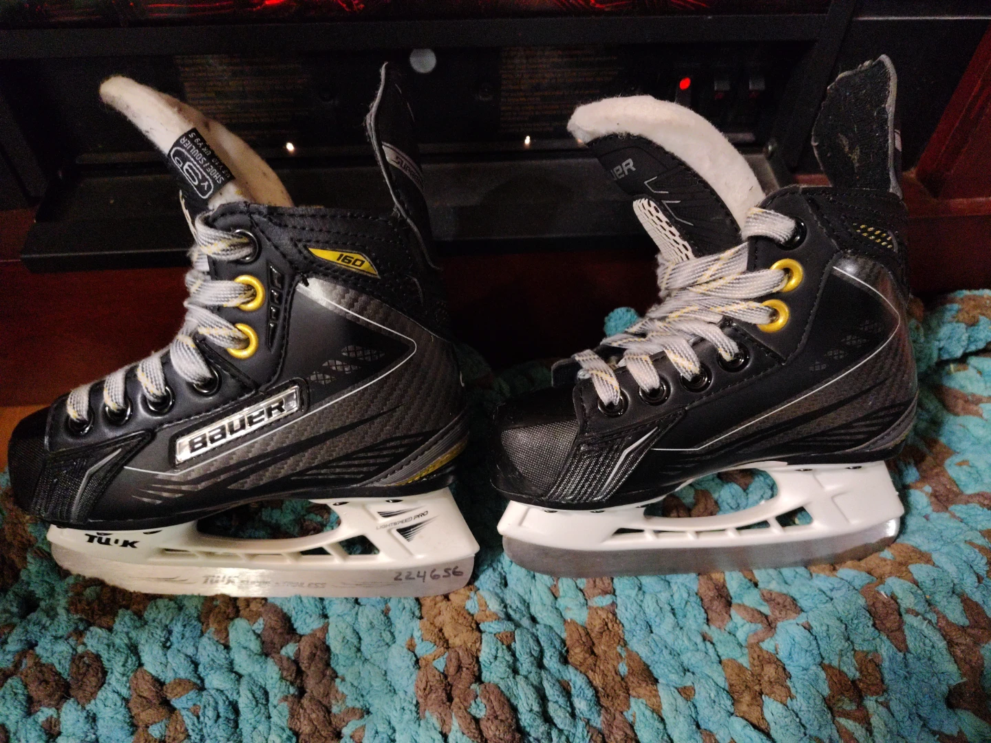 Bauer Supreme 160 Youth Hockey Skates Size 1.0
