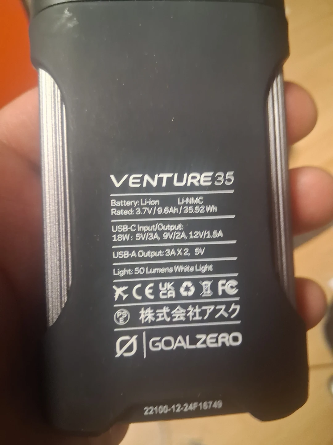 Zero Venture 35 power bank with a 9,600mAh