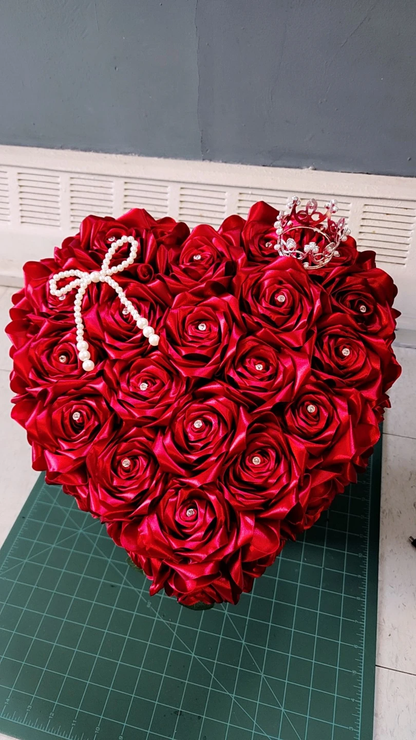 Heart Shaped Red Rose Ribbon Gift Box with Crown - photo 2