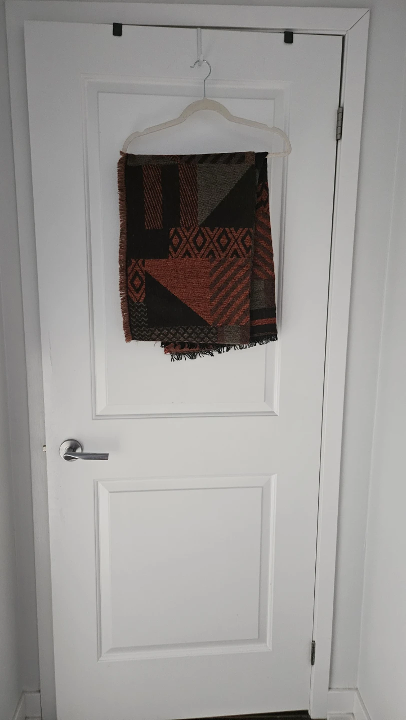 NEW Beautiful Geometric Pattern Scarf, warm for spring or winter - photo 3