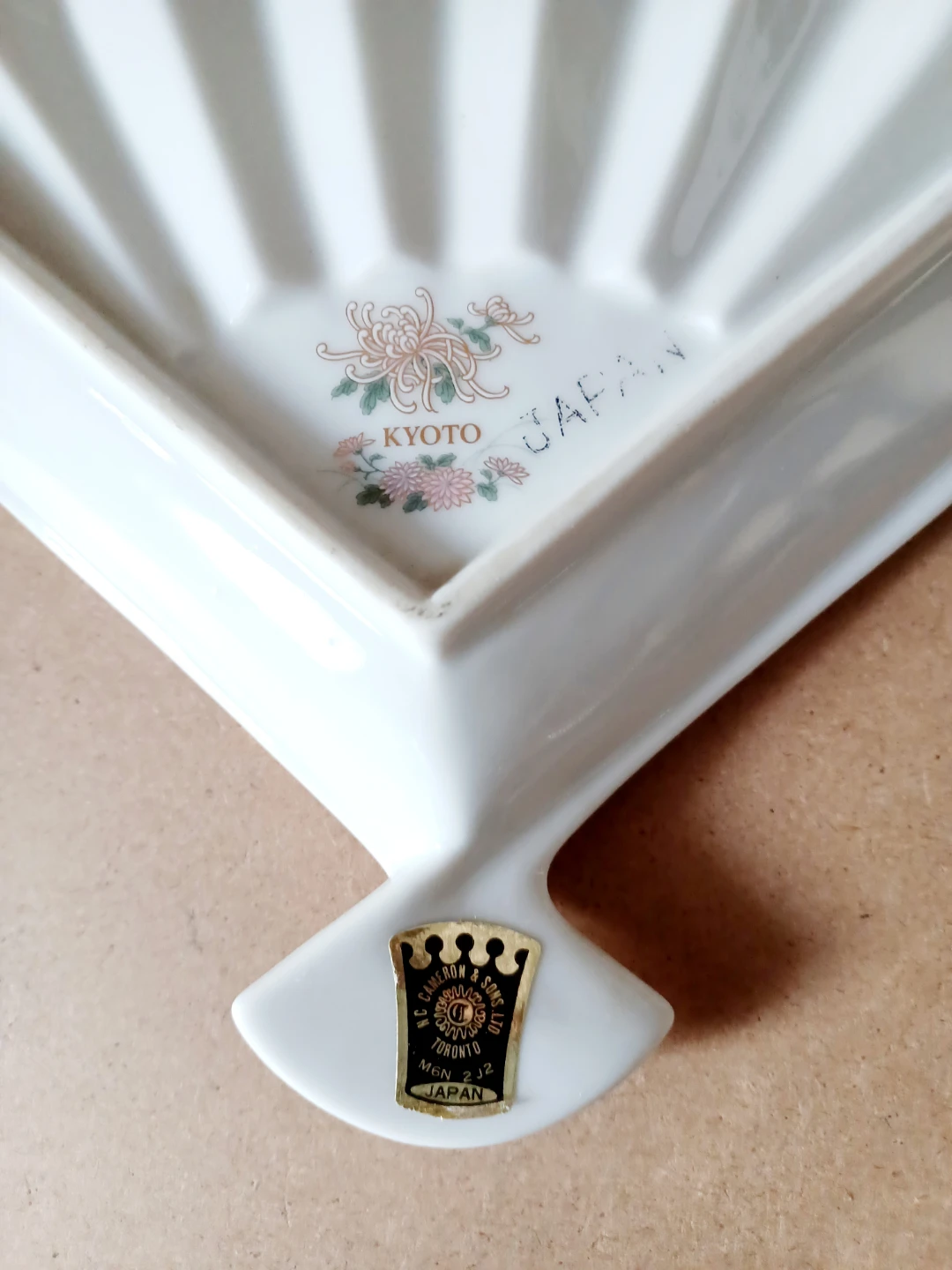 Kyoto Fan Shaped Porcelain Trinket Dish - photo 3