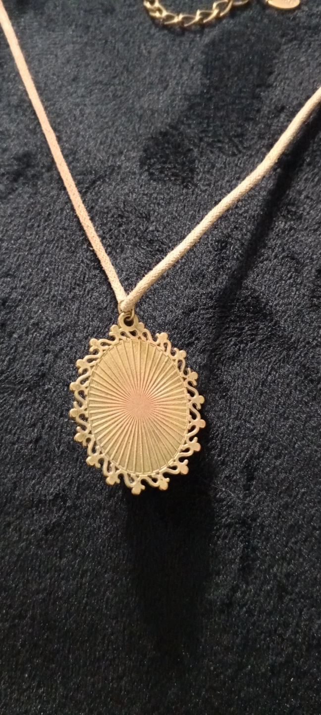 Claire's Pendant Necklace - photo 3