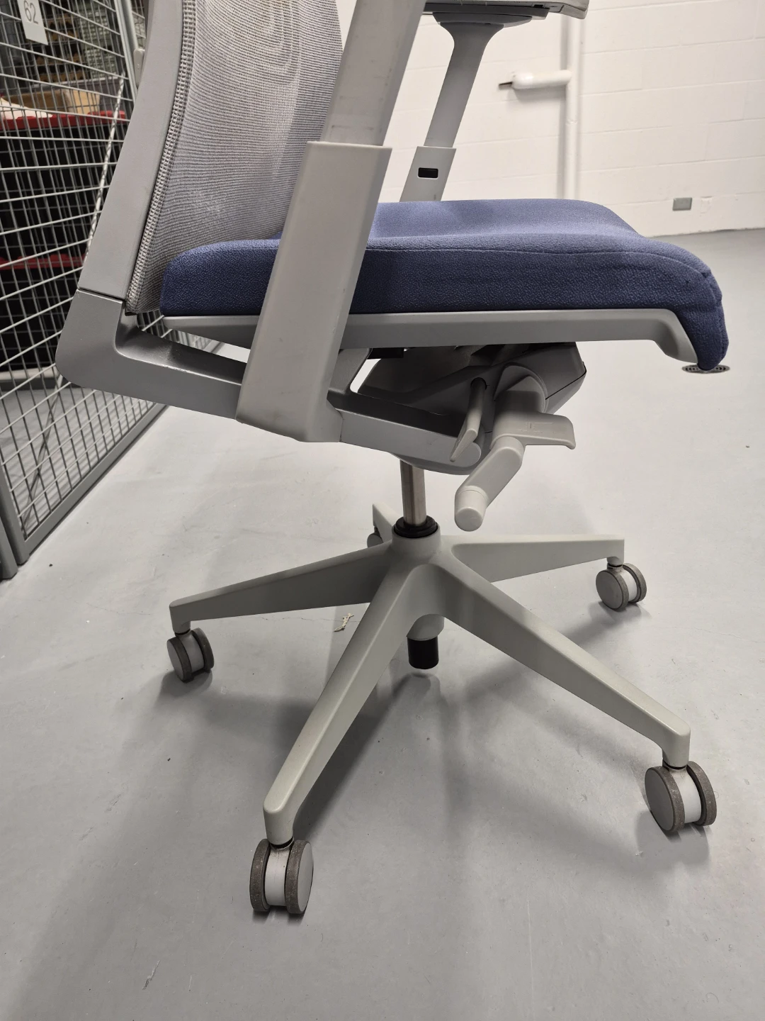 Ergonomic Mesh Office Chair - Grey Frame, Blue Seat - photo 4