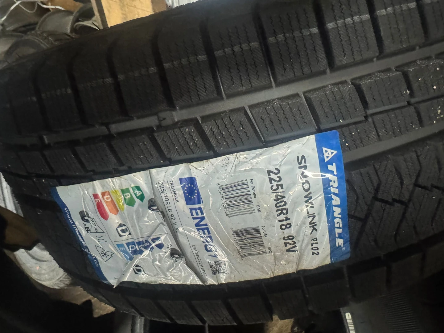 Triangle Snowlink PL02 Winter Tires - 225/40R18 92V