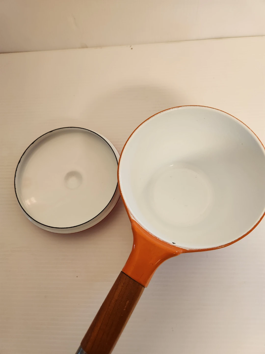 Royal Sealy Cast Iron Backed Enamel Pot - photo 4