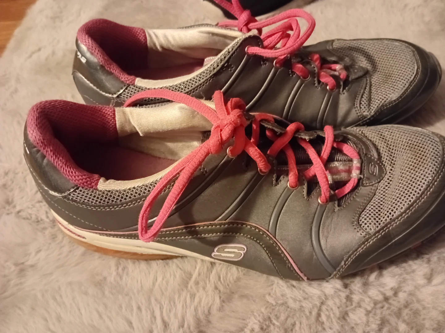 Skechers Women's Grey & Pink Athletic Shoes - photo 2