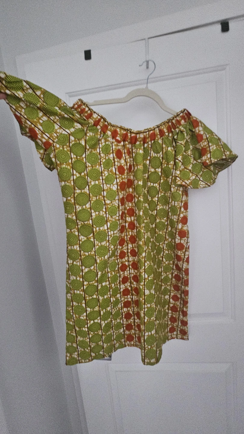 Off-the-shoulder dress with African print - photo 2