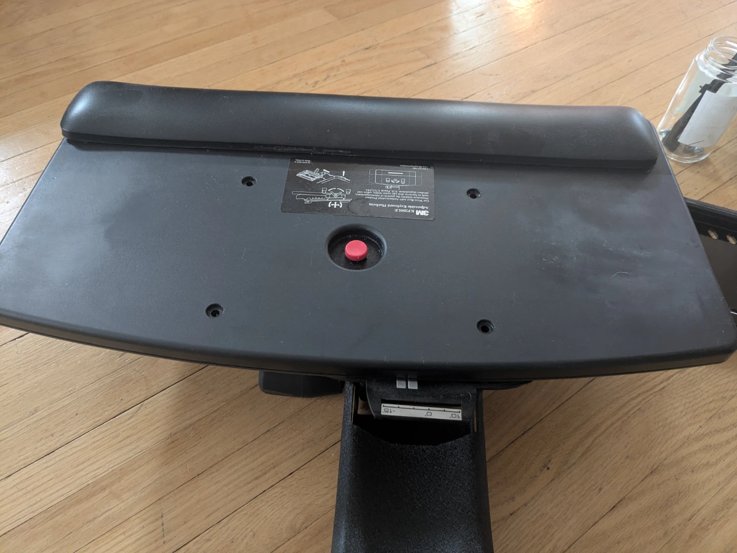 3M KP200LE Adjustable Keyboard Platform with Gel Wrist Rest