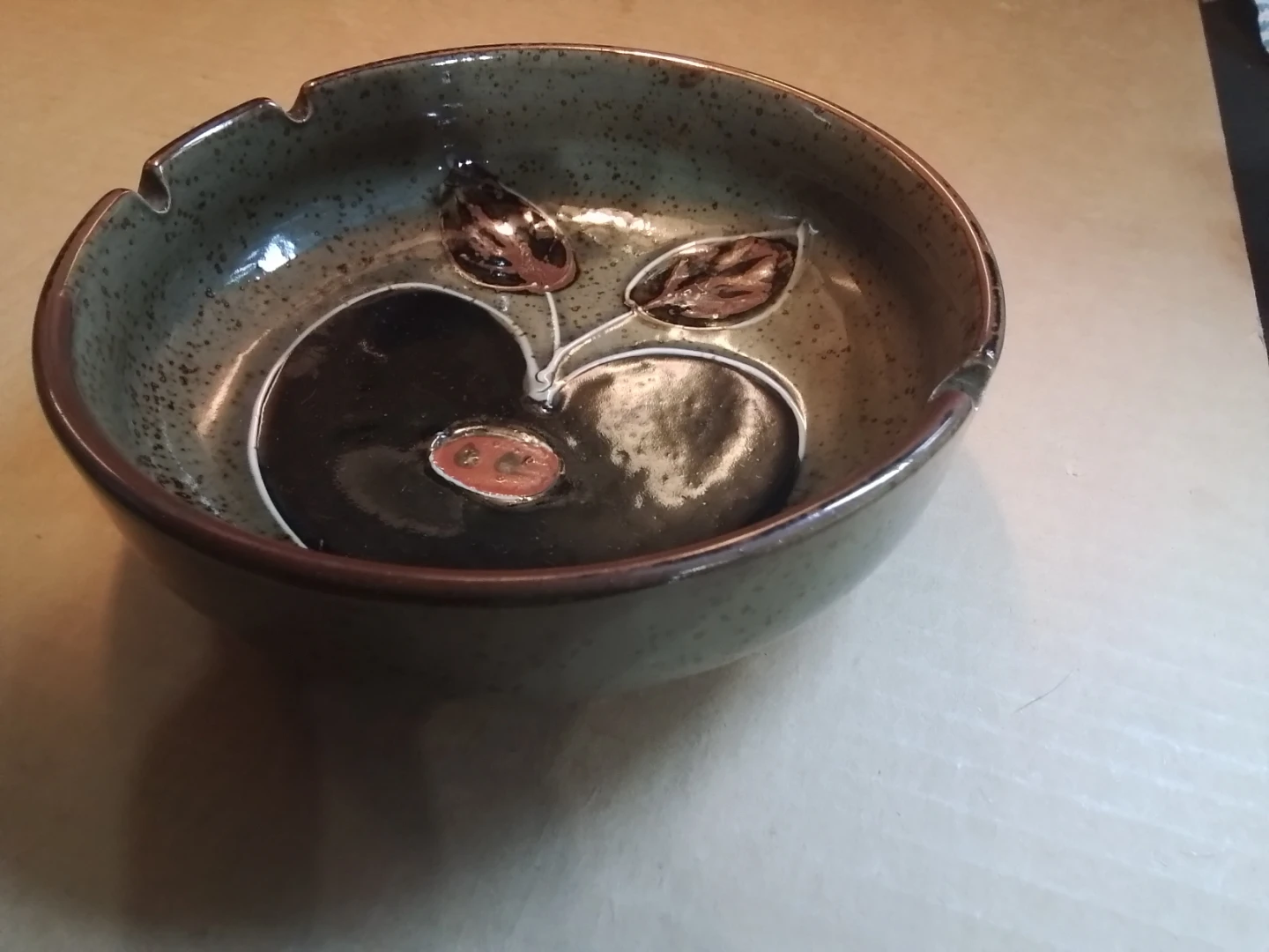 Vintage Speckled Stoneware Ashtray With Apple Design 6.25" - photo 2