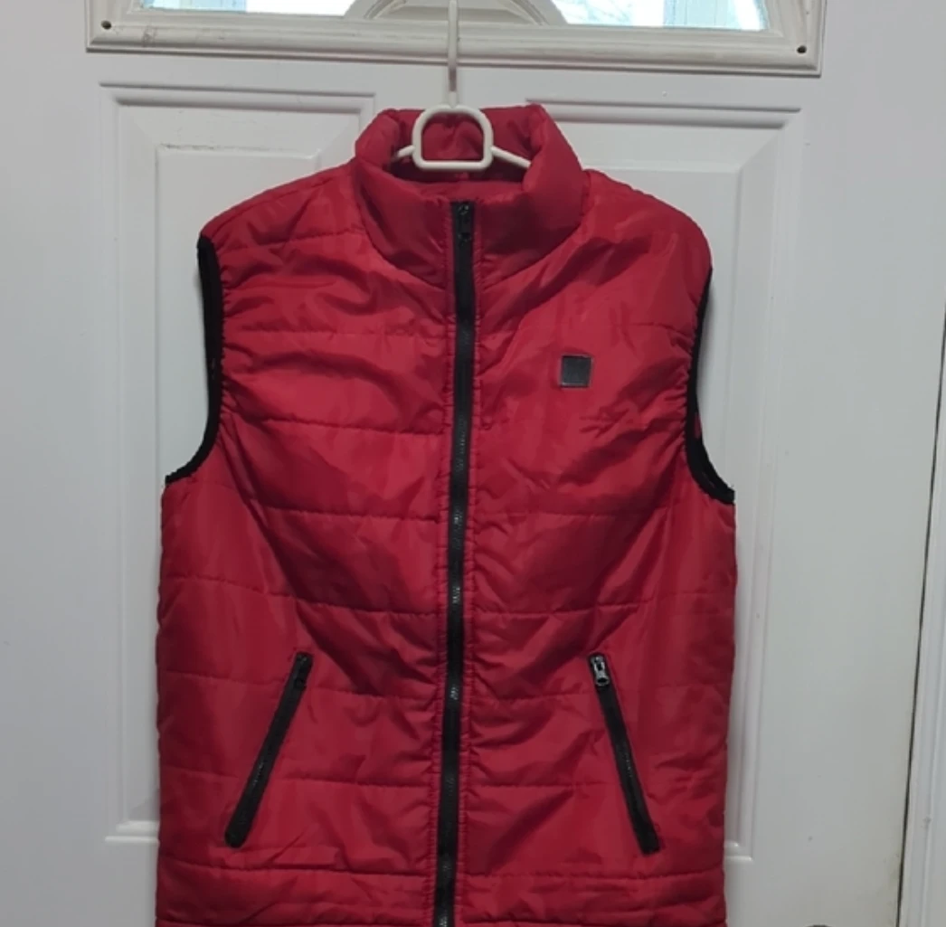 Fahrenheit Red Puffer Vest - Size M