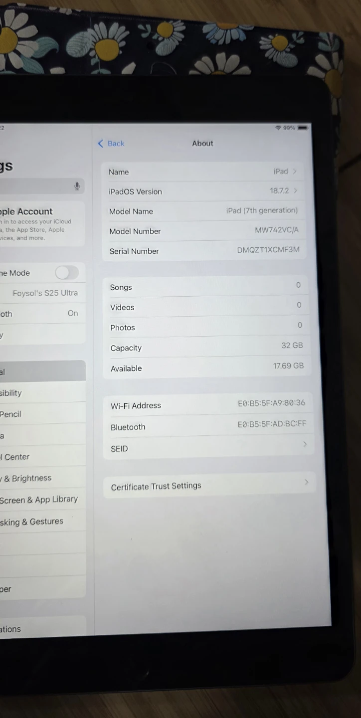 Apple iPad (7th Generation) 32GB - photo 2