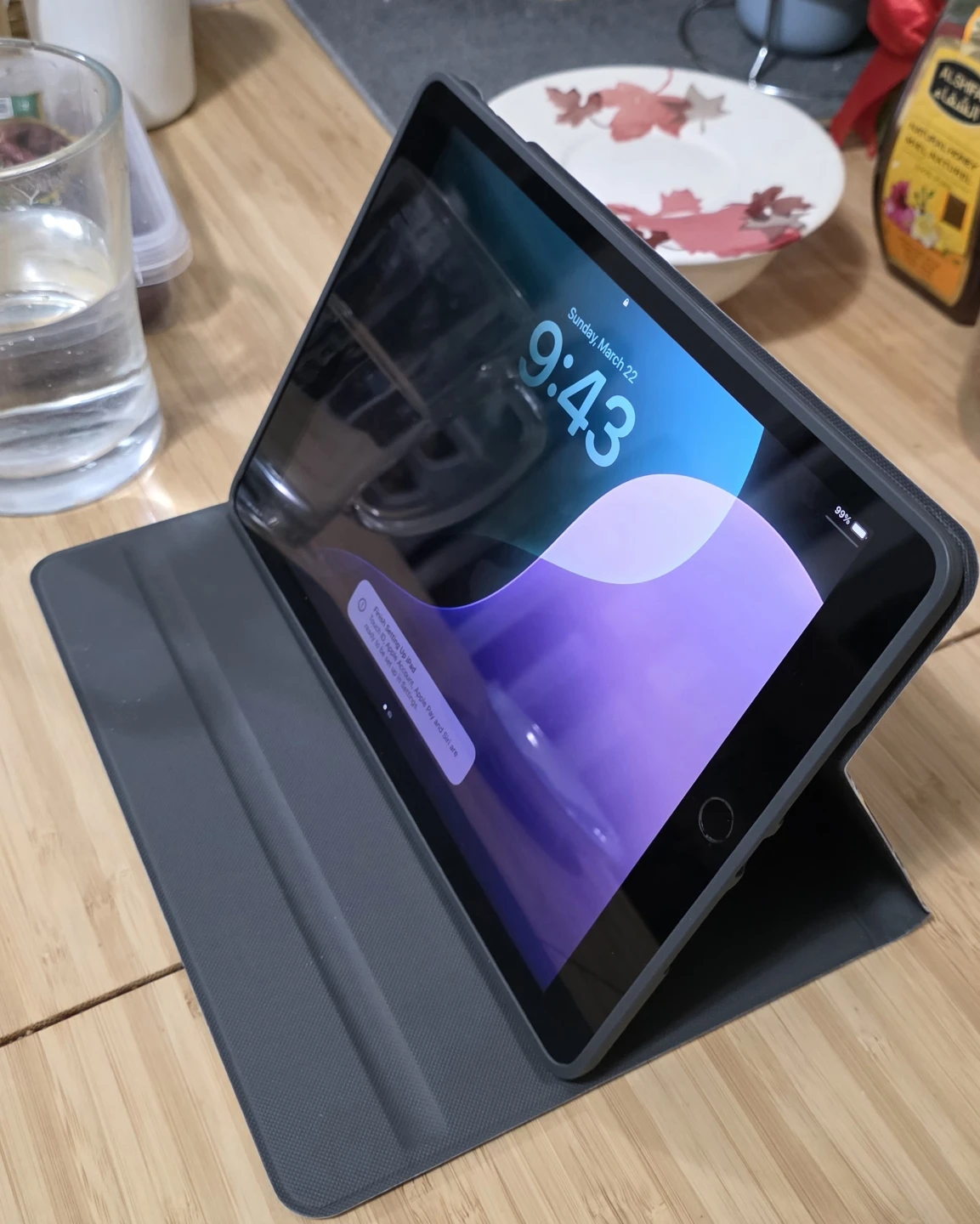 Apple iPad (7th Generation) 32GB - photo 4