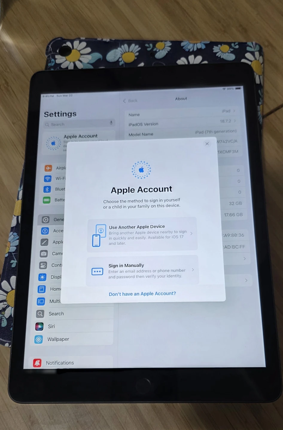 Apple iPad (7th Generation) 32GB - photo 5