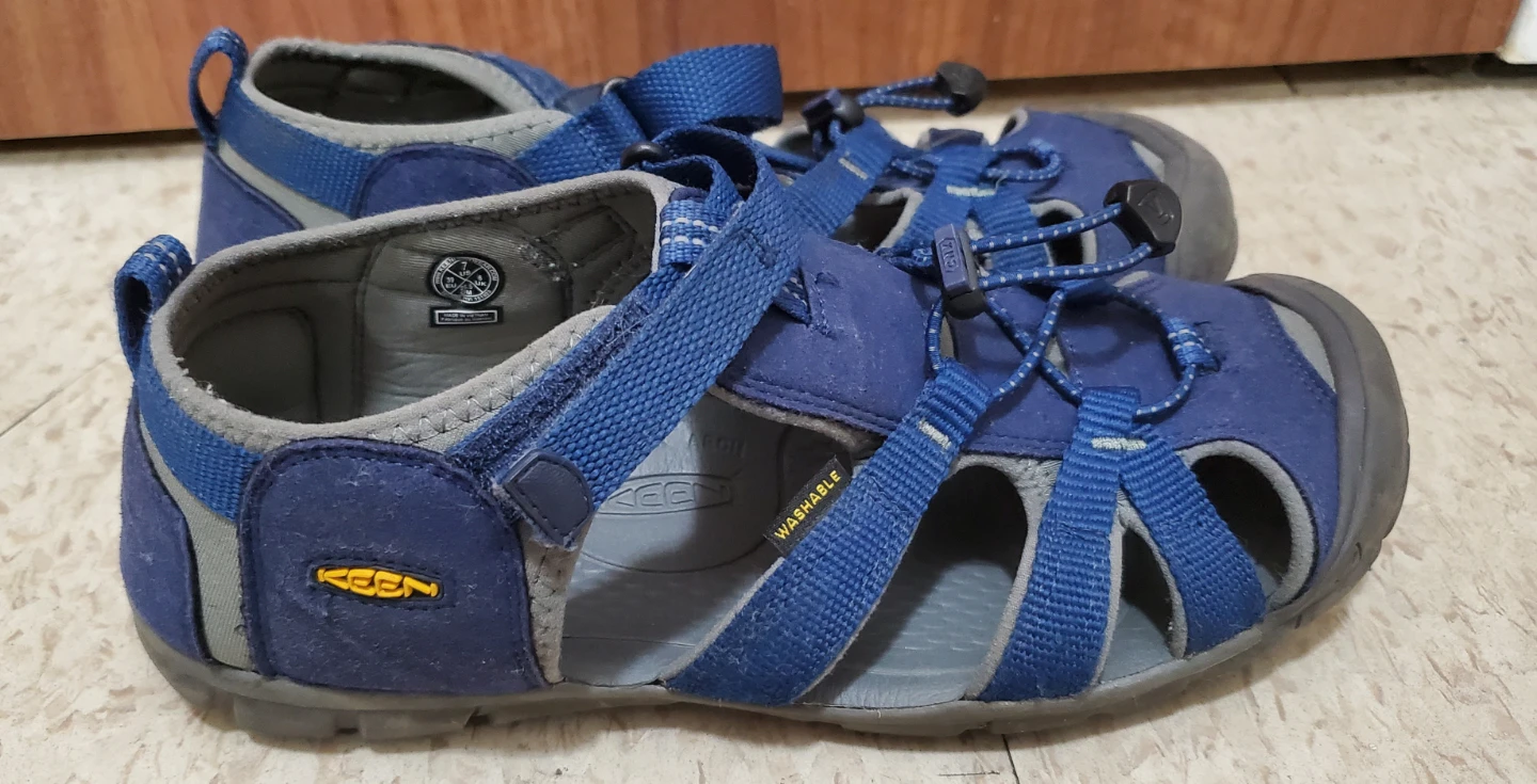 Boys Sandals - Size 7 Youth KEEN