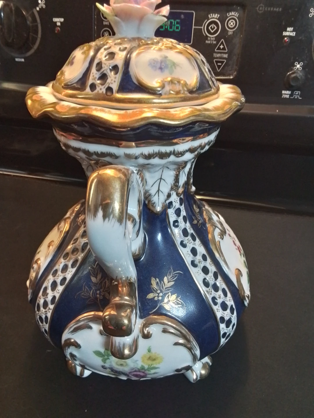 Antique Limoges Porcelain Lidded Urn – France 8x10" - photo 3