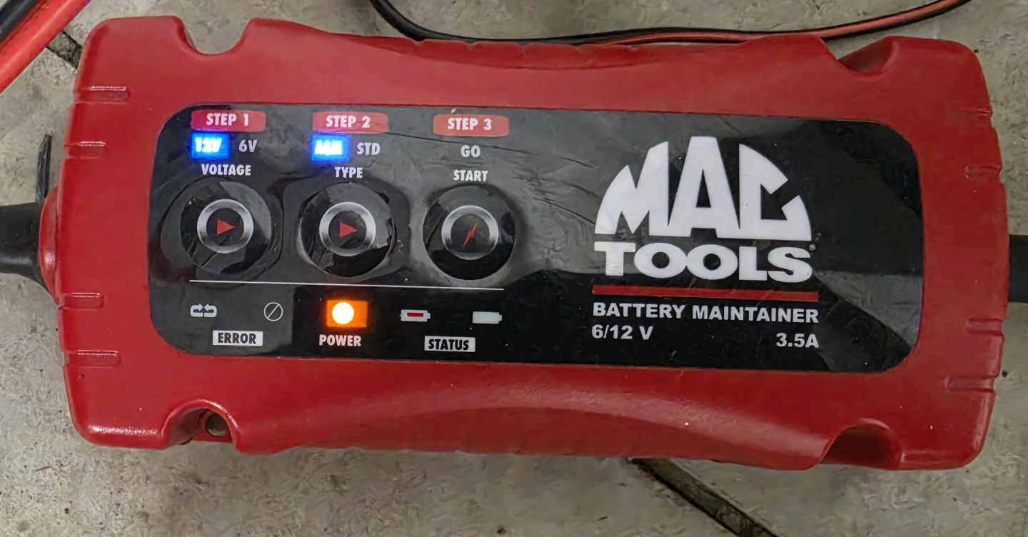 MAC TOOLS Battery Maintainer 6/12 V 3.5A
