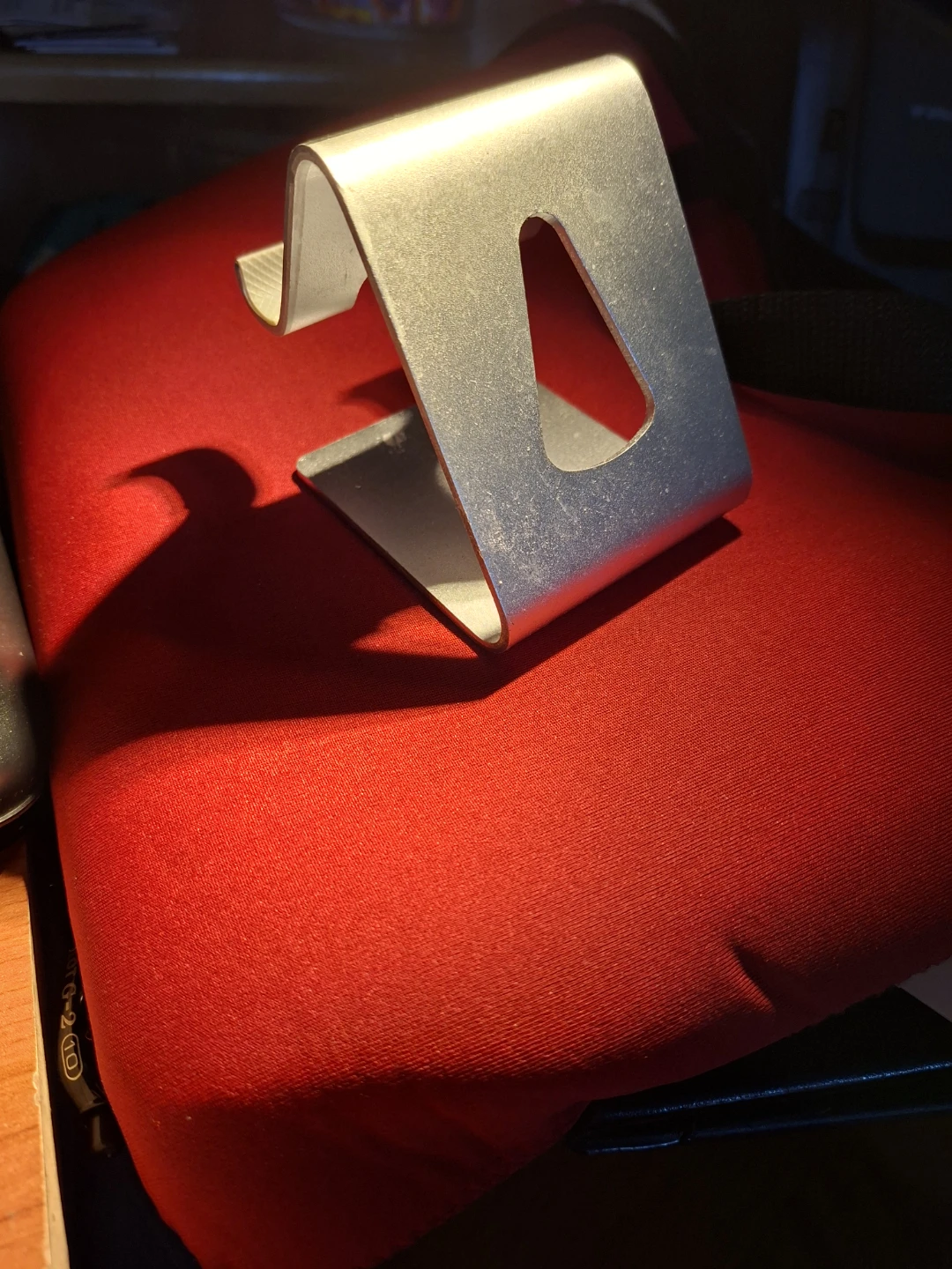 🥕Tech 1 Aluminum Phone Stand - photo 3
