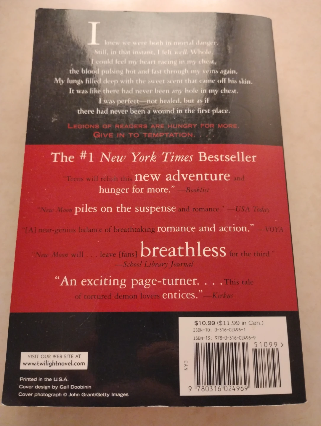 New Moon by Stephenie Meyer - photo 2