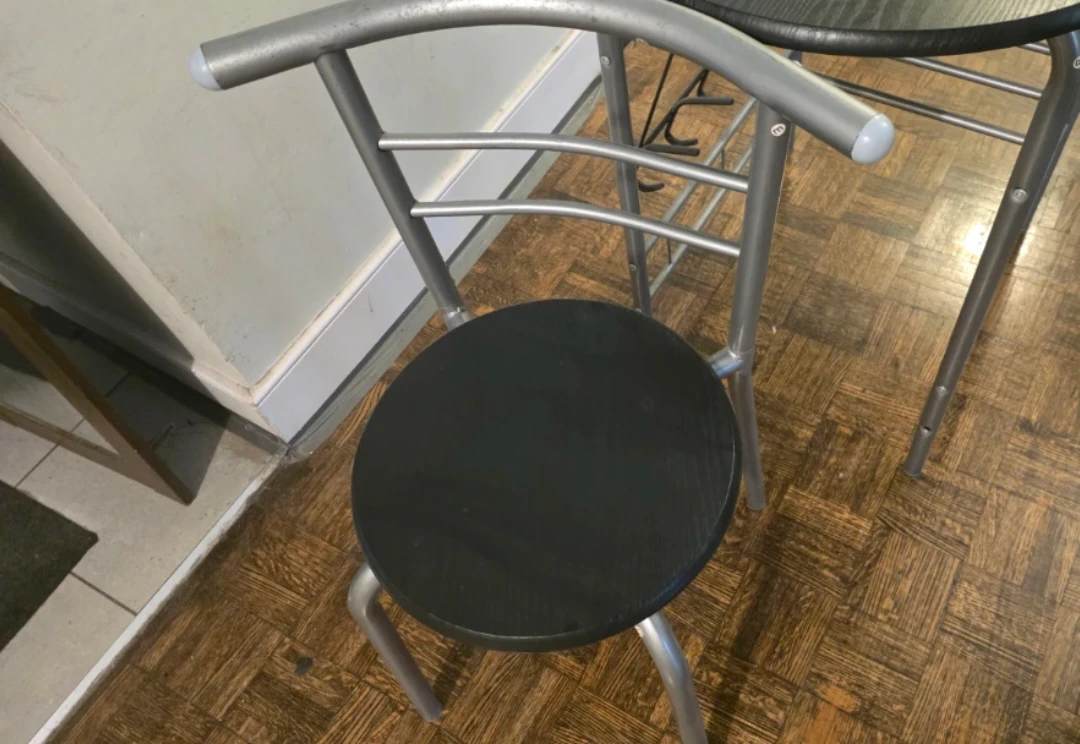 3-Piece Space-Saving Breakfast Bar Set – Table & 2 chairs - photo 3