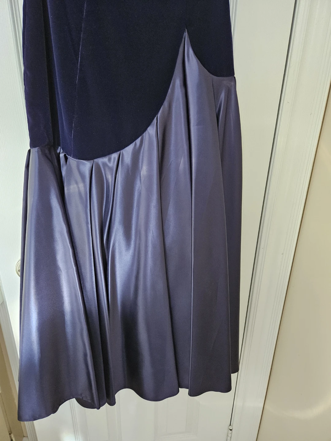 Velvet and Satin One-Shoulder Dress - photo 4