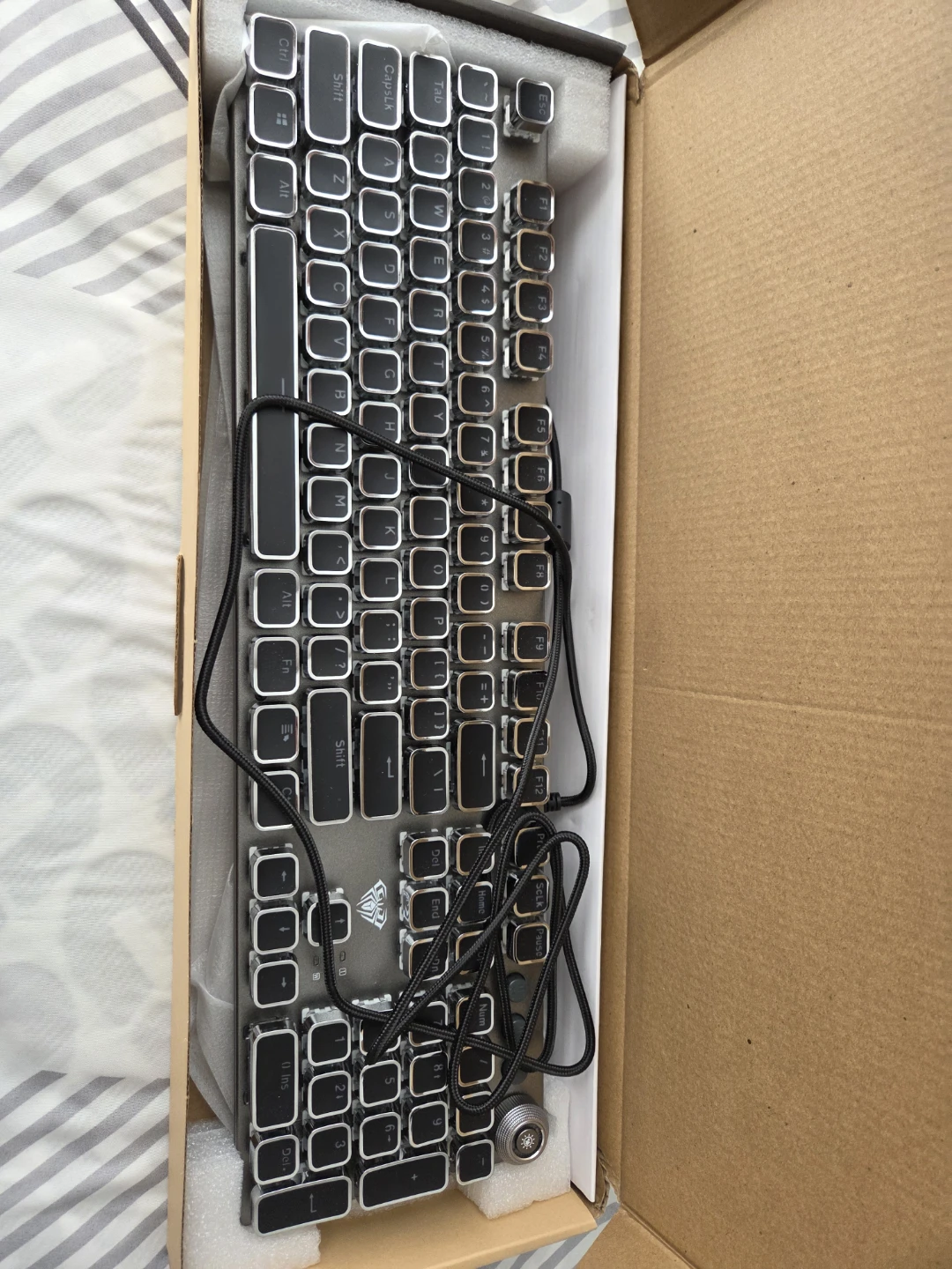 AULA game mechanical keyboard f2o88 - photo 2