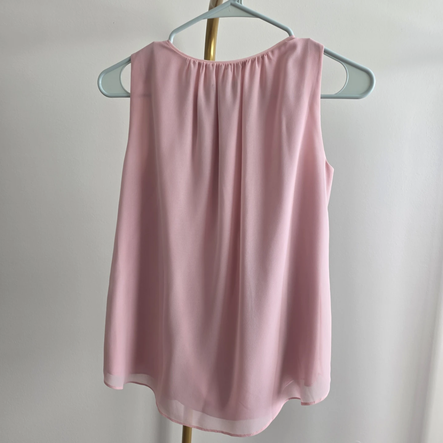 White House Black Market Pink Pleated Sleeveless Blouse Size 00P - photo 3