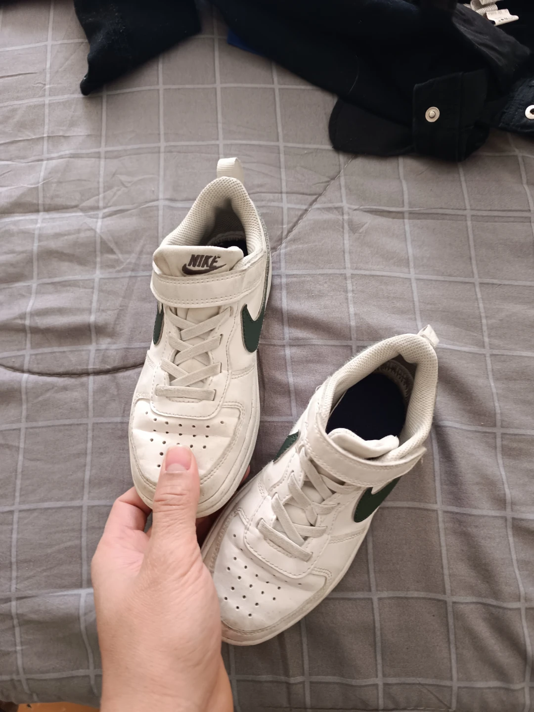 Nike Kids White & Green Sneakers - photo 2