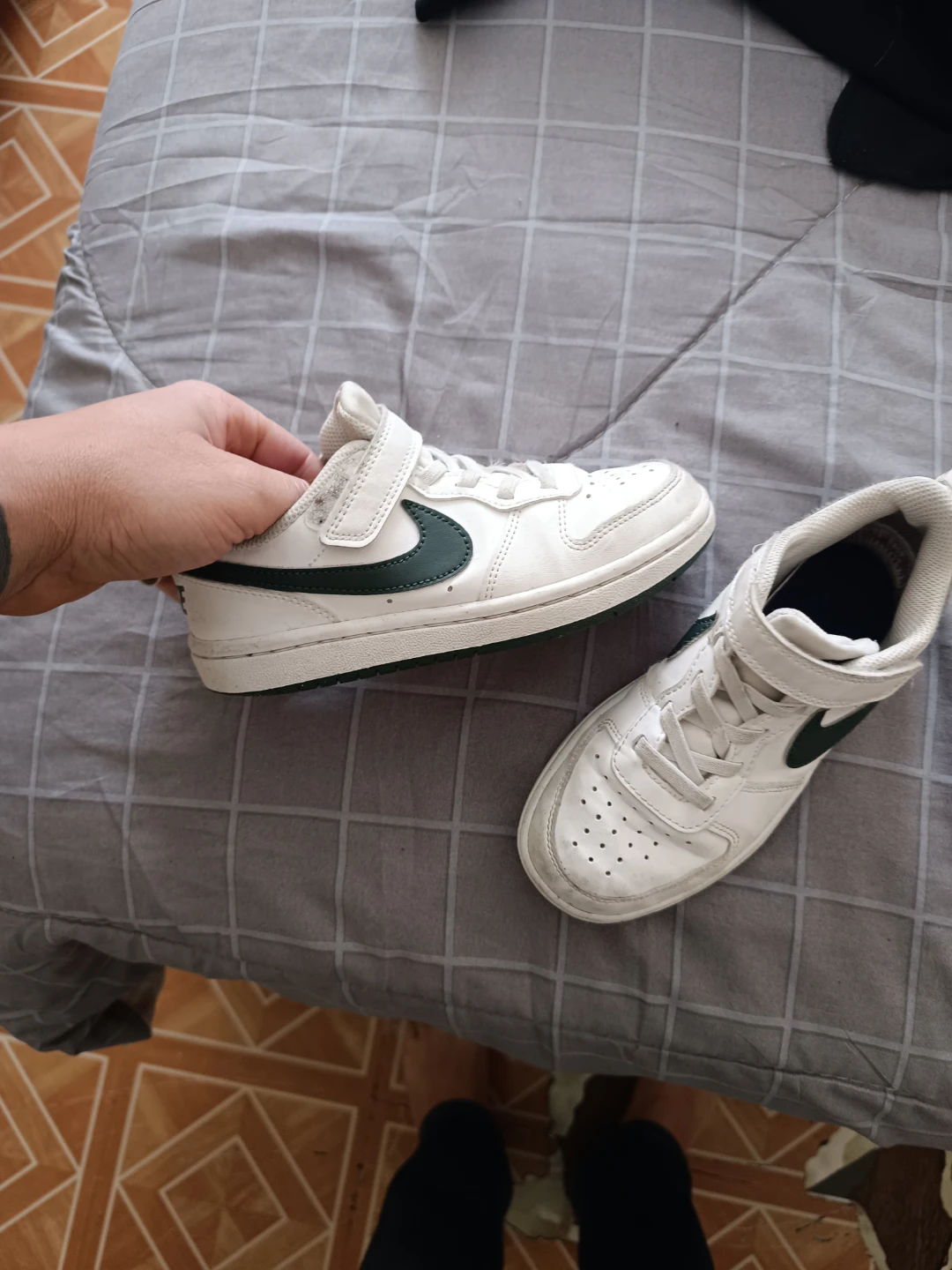 Nike Kids White & Green Sneakers - photo 3
