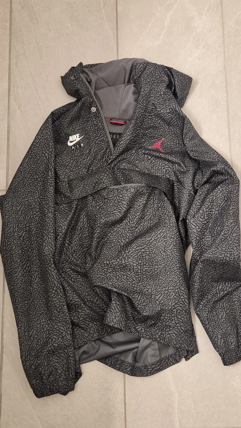 Air Jordan Spring Jacket – Men’s Medium – Excellent Condition - photo 3