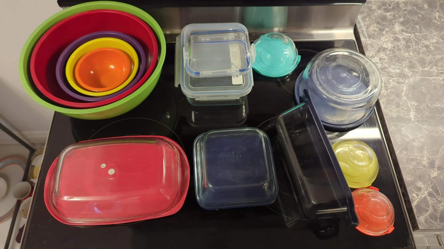 14pcs Containers and mixing bowls